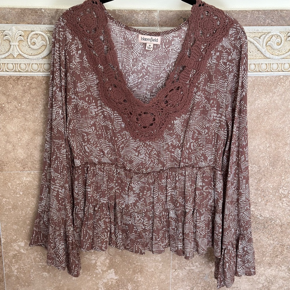 Boho chic blouse with crochet detail on neckline bell sleeves sz M